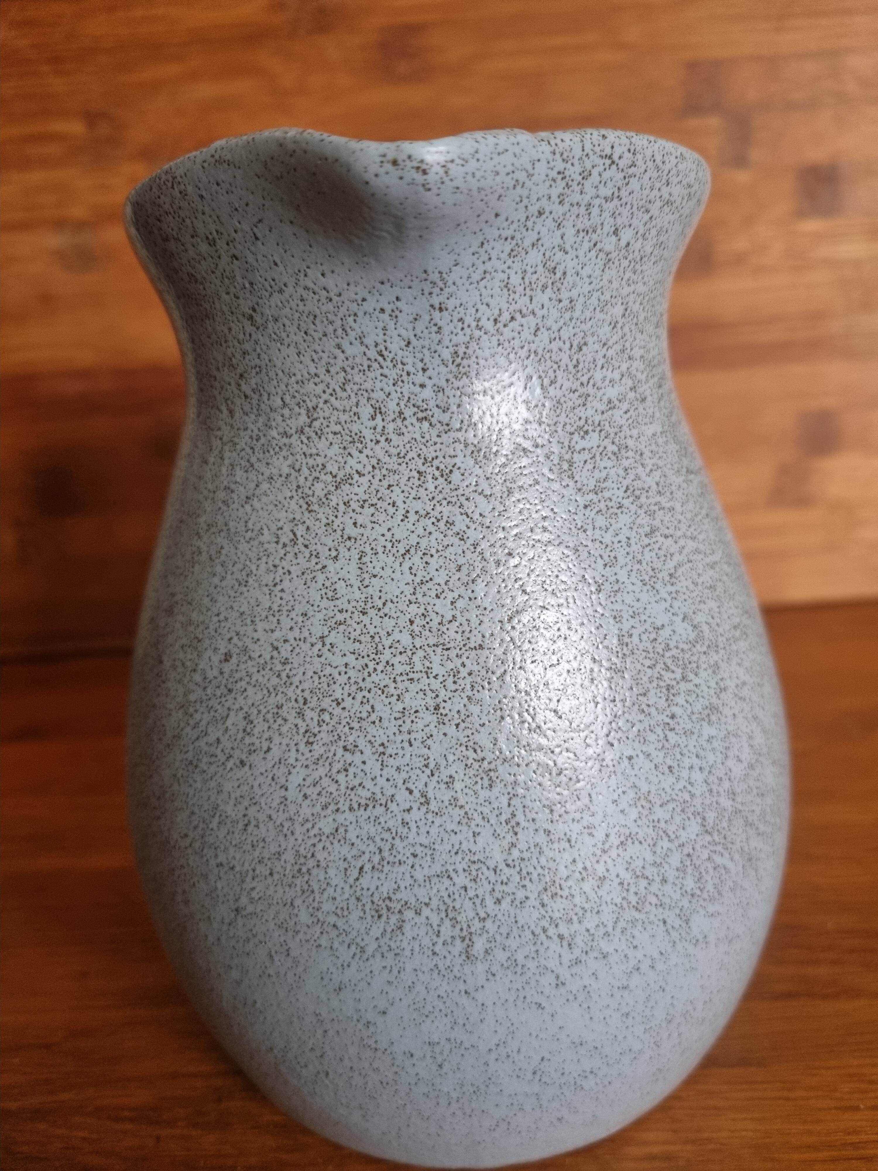 1 L blue-grey stoneware pitcher