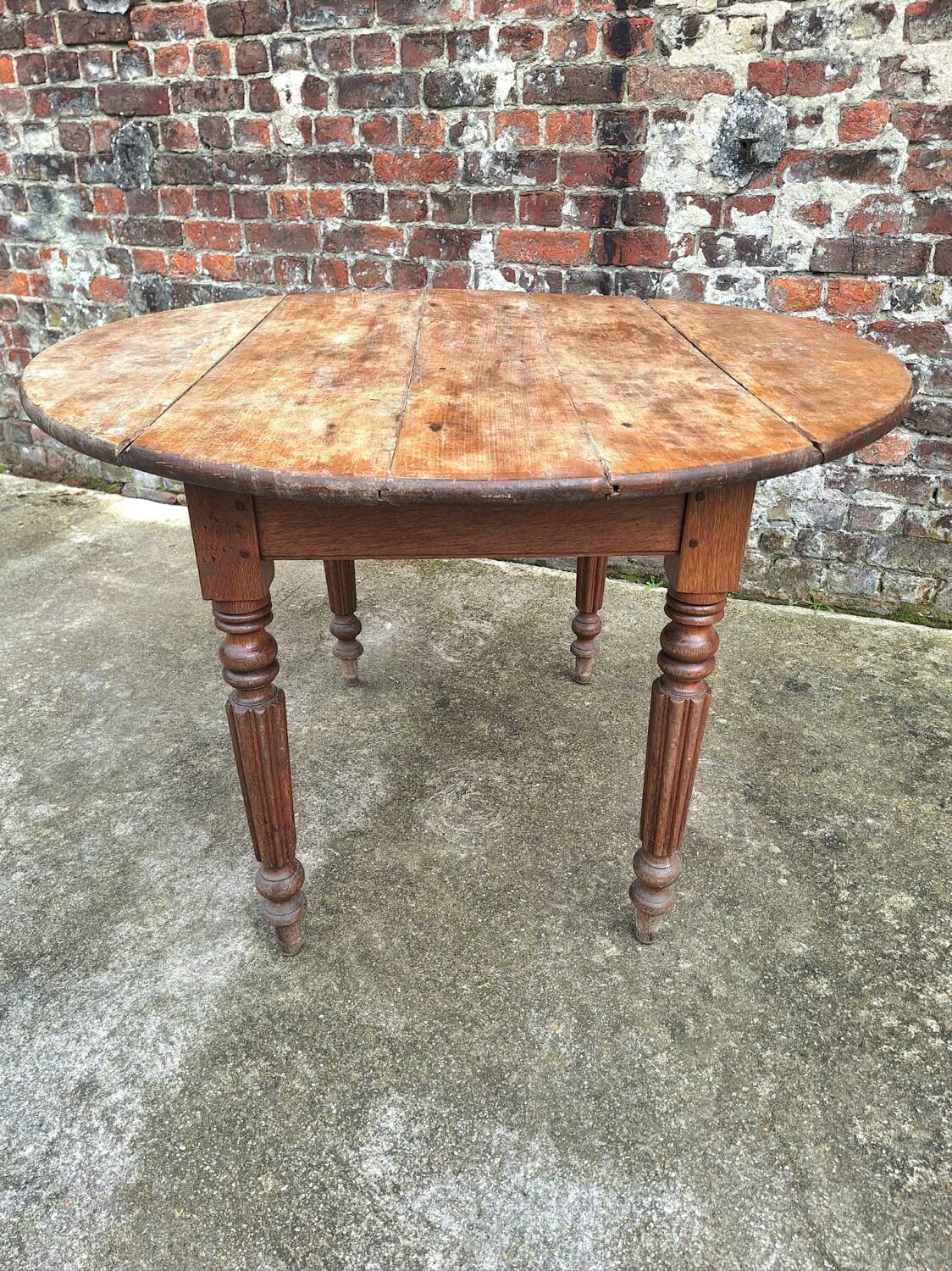 Antique round farmhouse table, modular vintage furniture