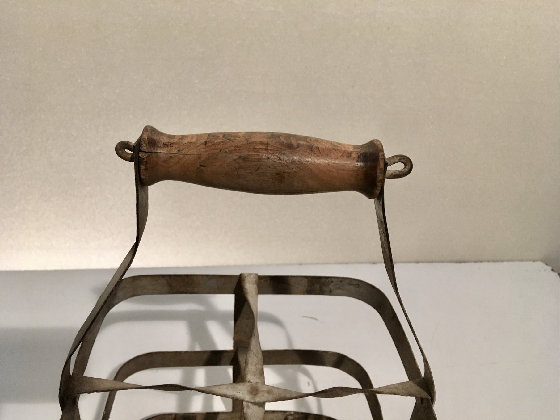 Zinc bottle-holder