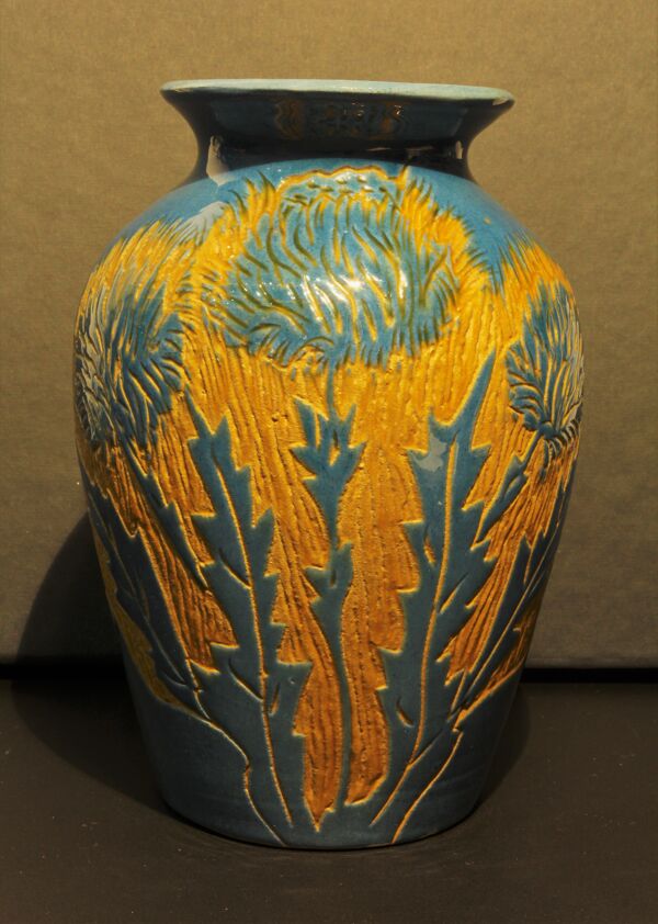 Vase balustre à décor de chardons jaune et bleu