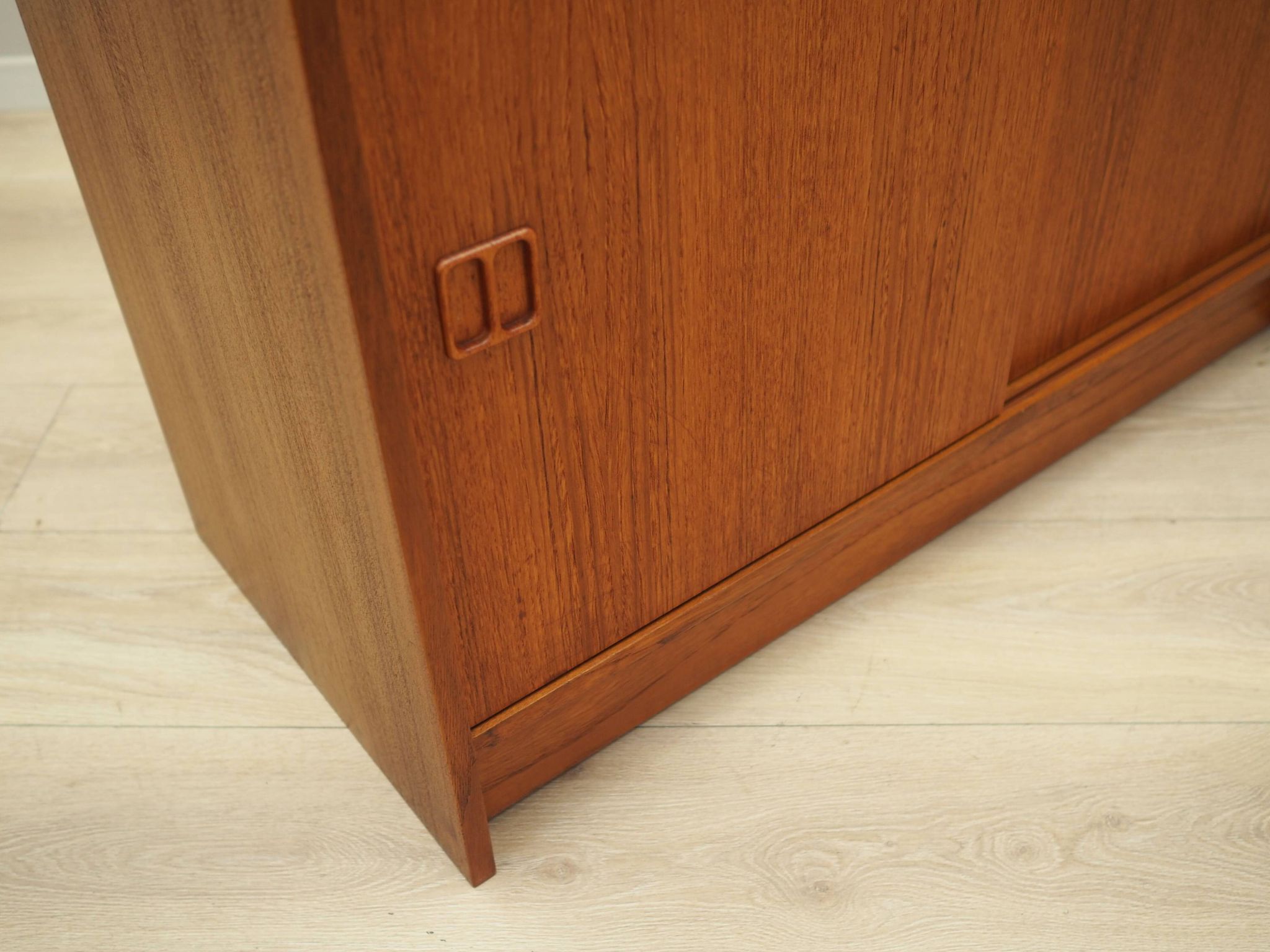 Meuble en teck, design danois, années 1960, production : Danemark