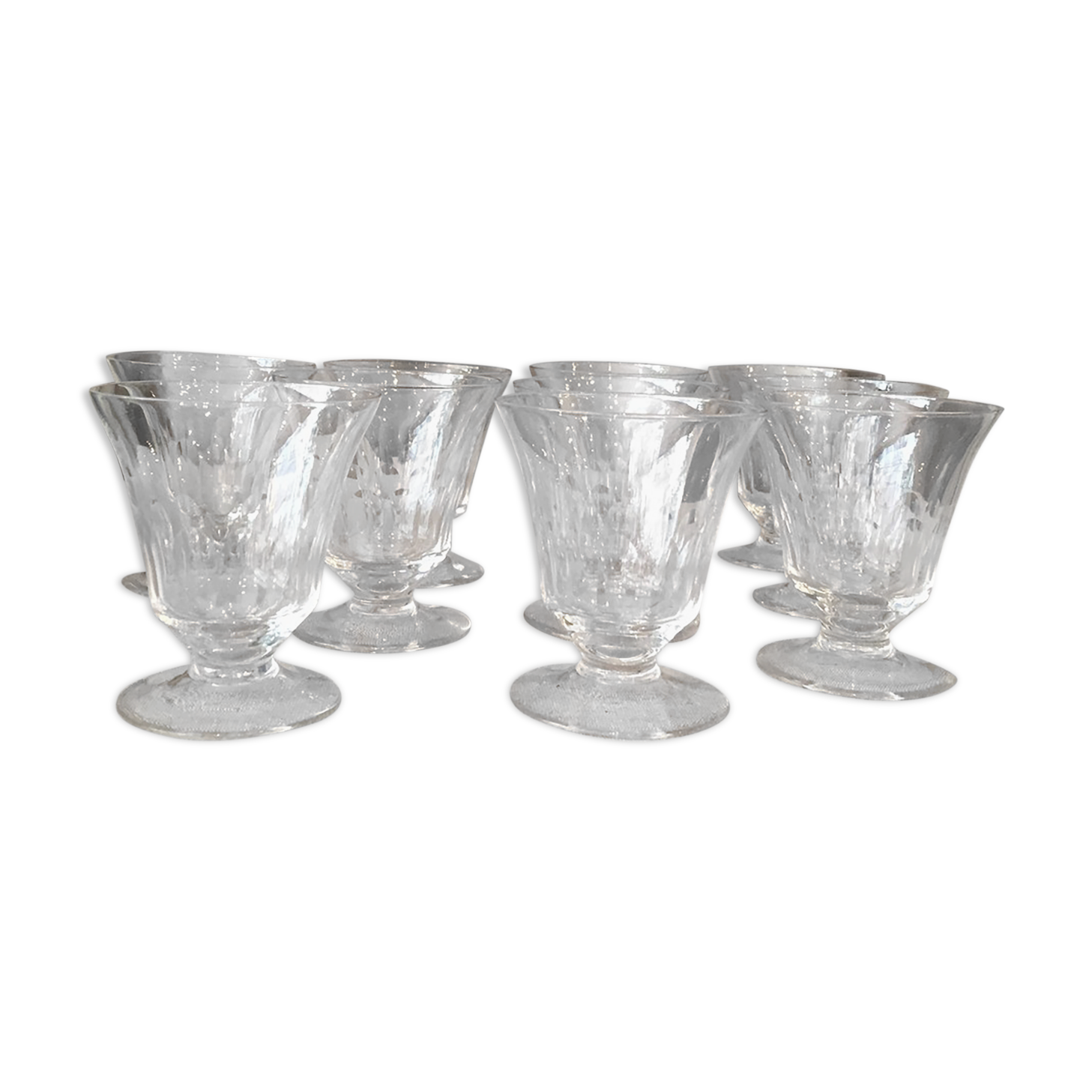 SUITE OF 10 SOBER AND ELEGANT GLASS WINE GLASSES