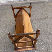 Meuble porte-revues table d'appoint en bois teinté style anglais néo-classi