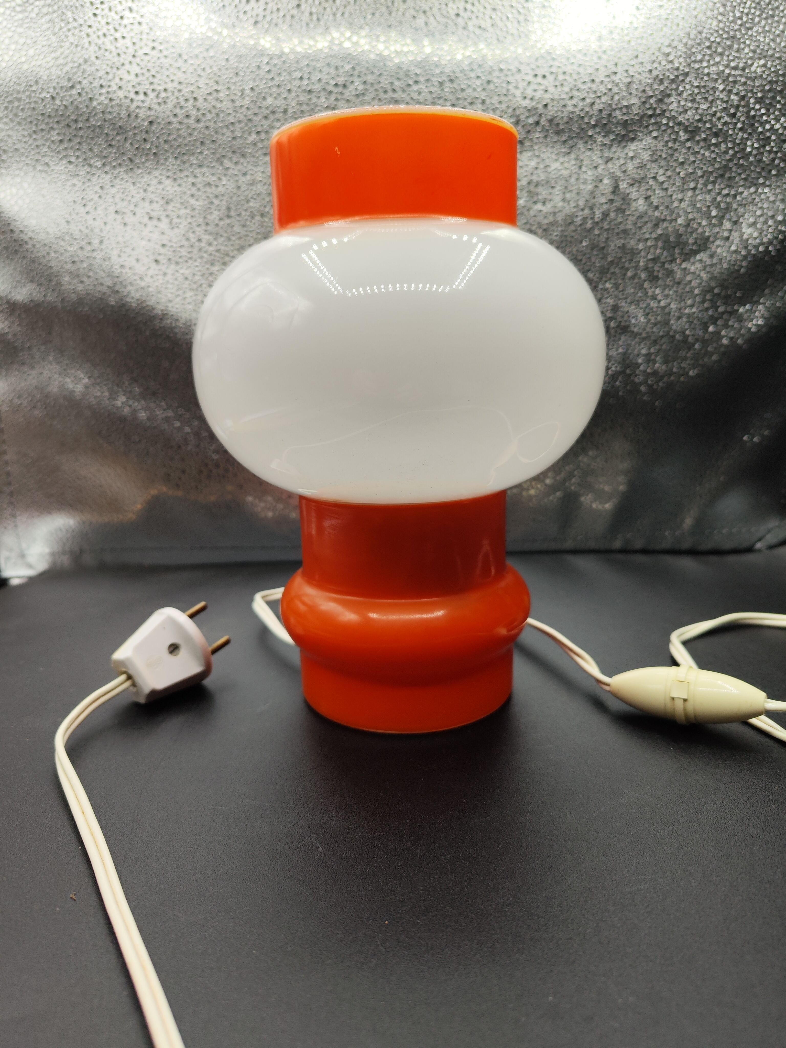 Table lamp space age opalescent glass