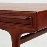 Restored teak coffee table (MK10665)