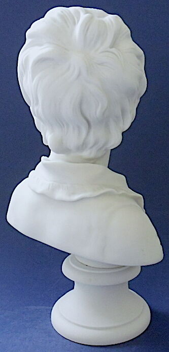Buste d'enfant en biscuit de porcelaine