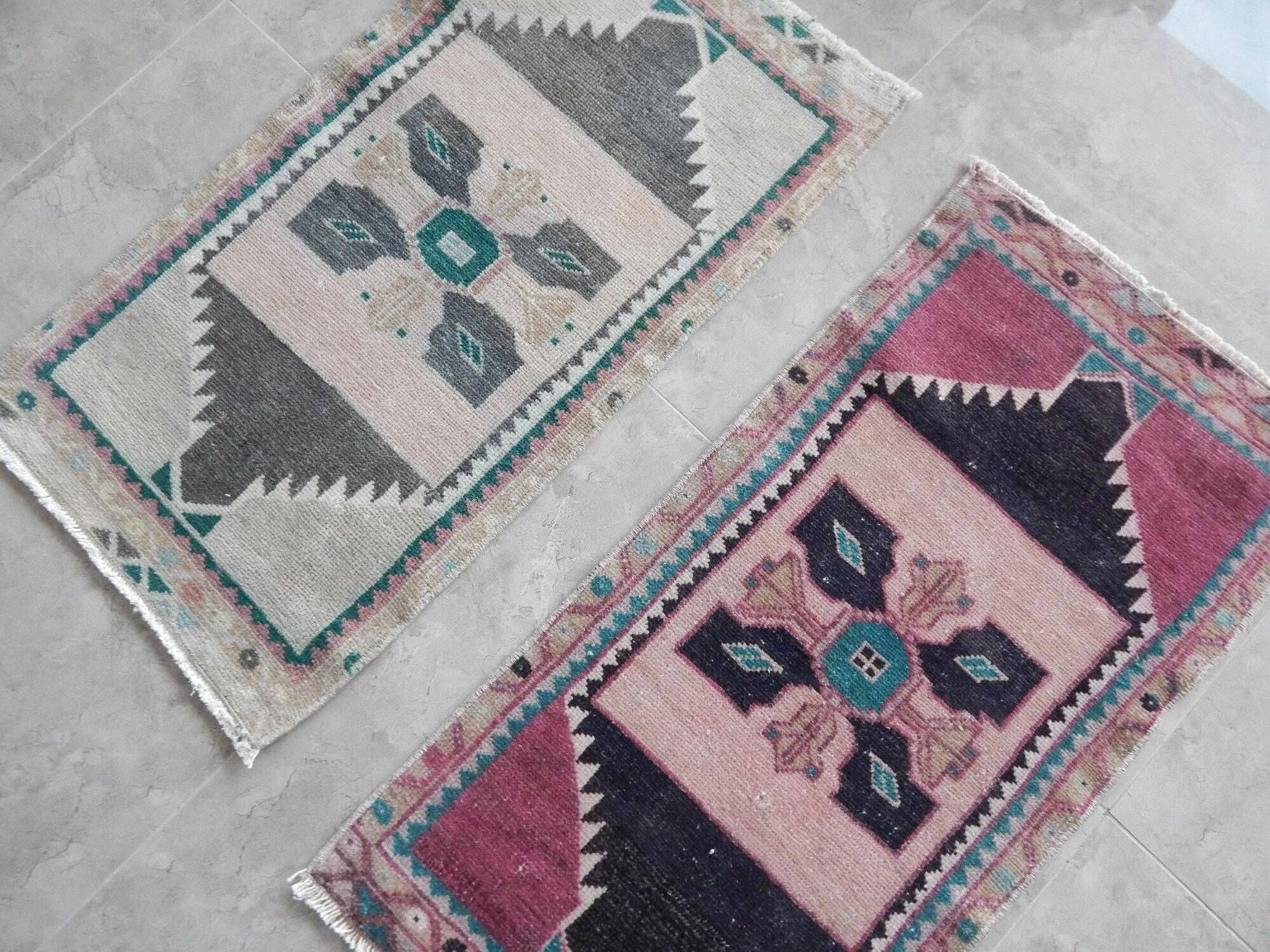 Set of 2 vintage handmade Turkish rugs 49x89 cm