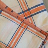Checkered tablecloth typical of the 70s