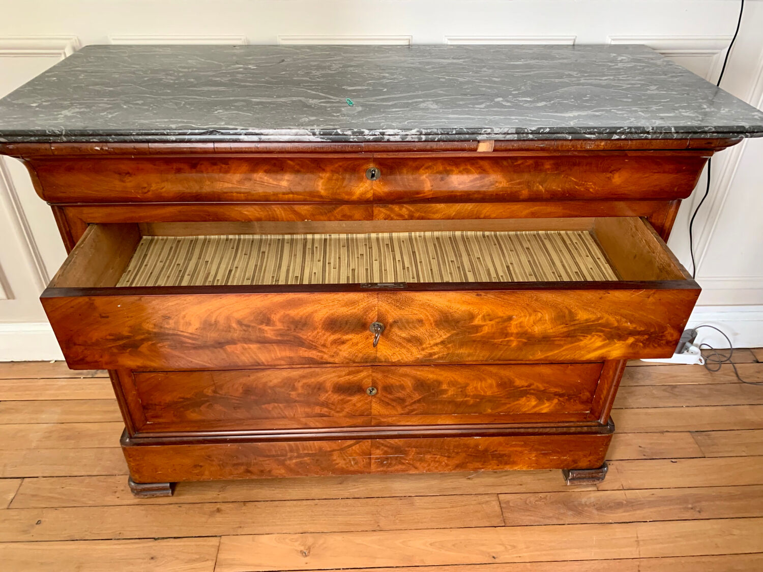 Chest of drawers with marble top