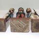 lot of three English soldiers in carved wood / vintage