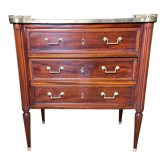 Commode en acajou de style Louis XVI restaurée