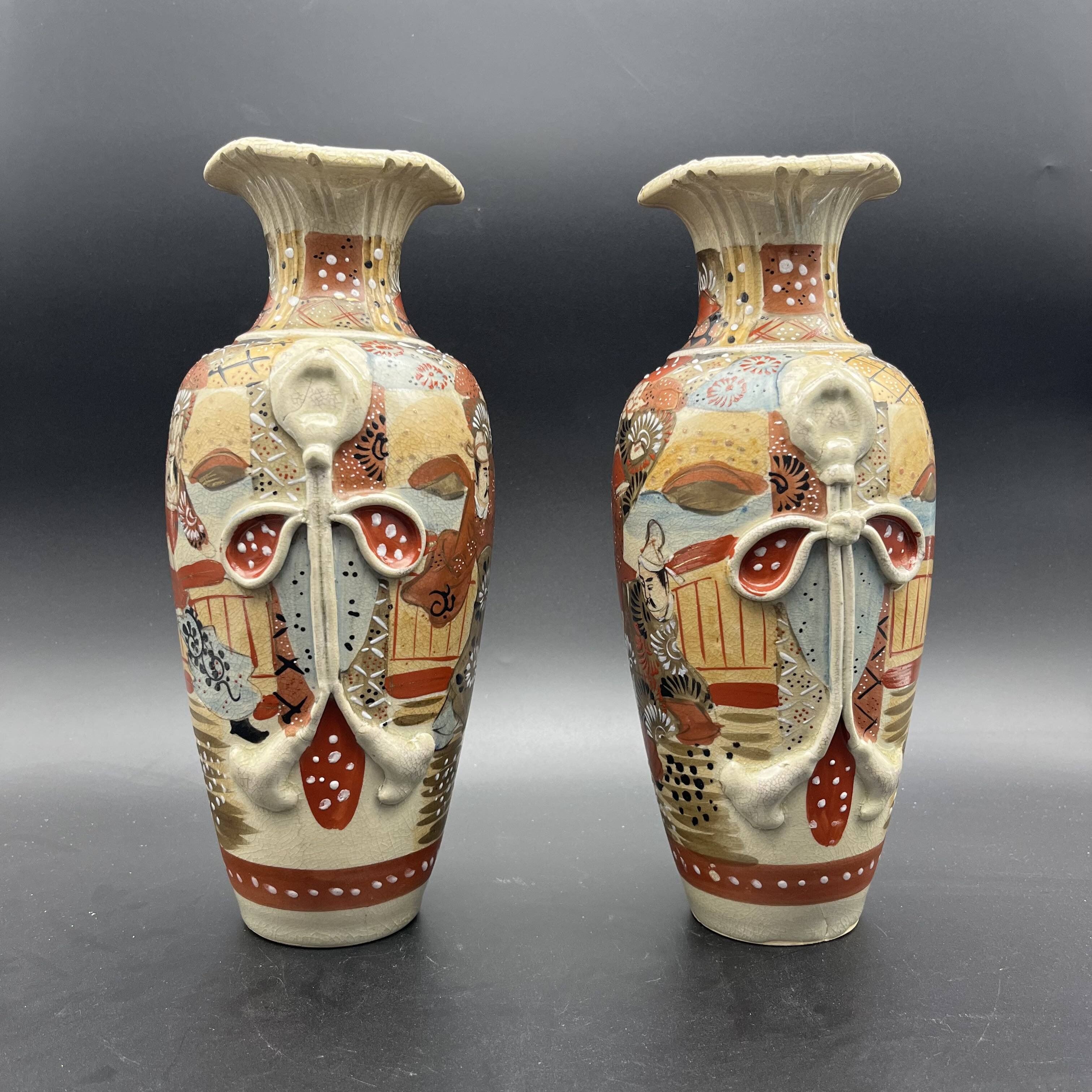 Pair of Vases Satsuma 29 cms Japan early XXe