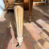 Round drop-leaf table