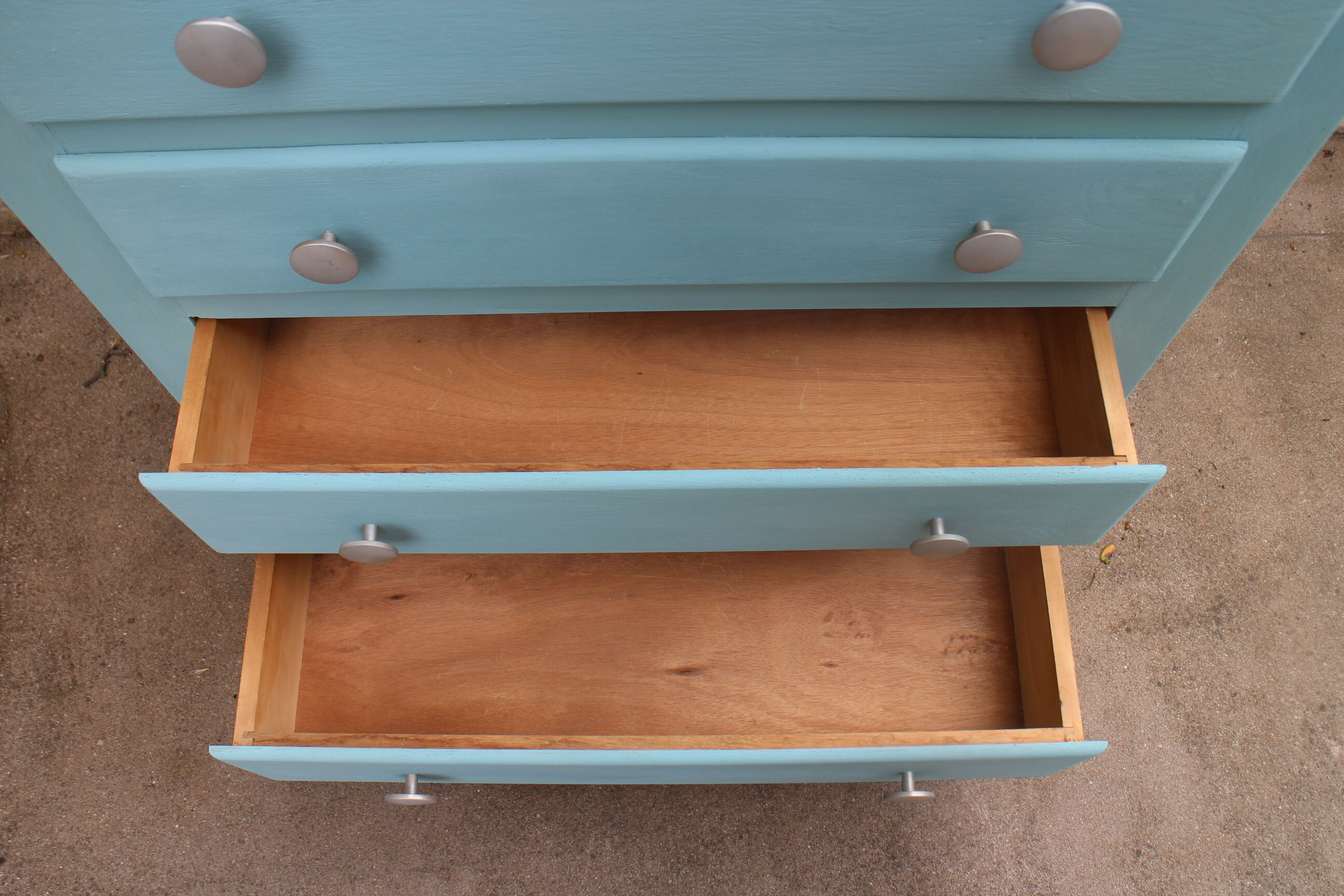 Commode foot mustache