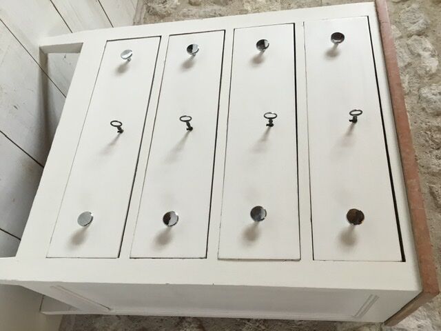 Parisian chest of drawers