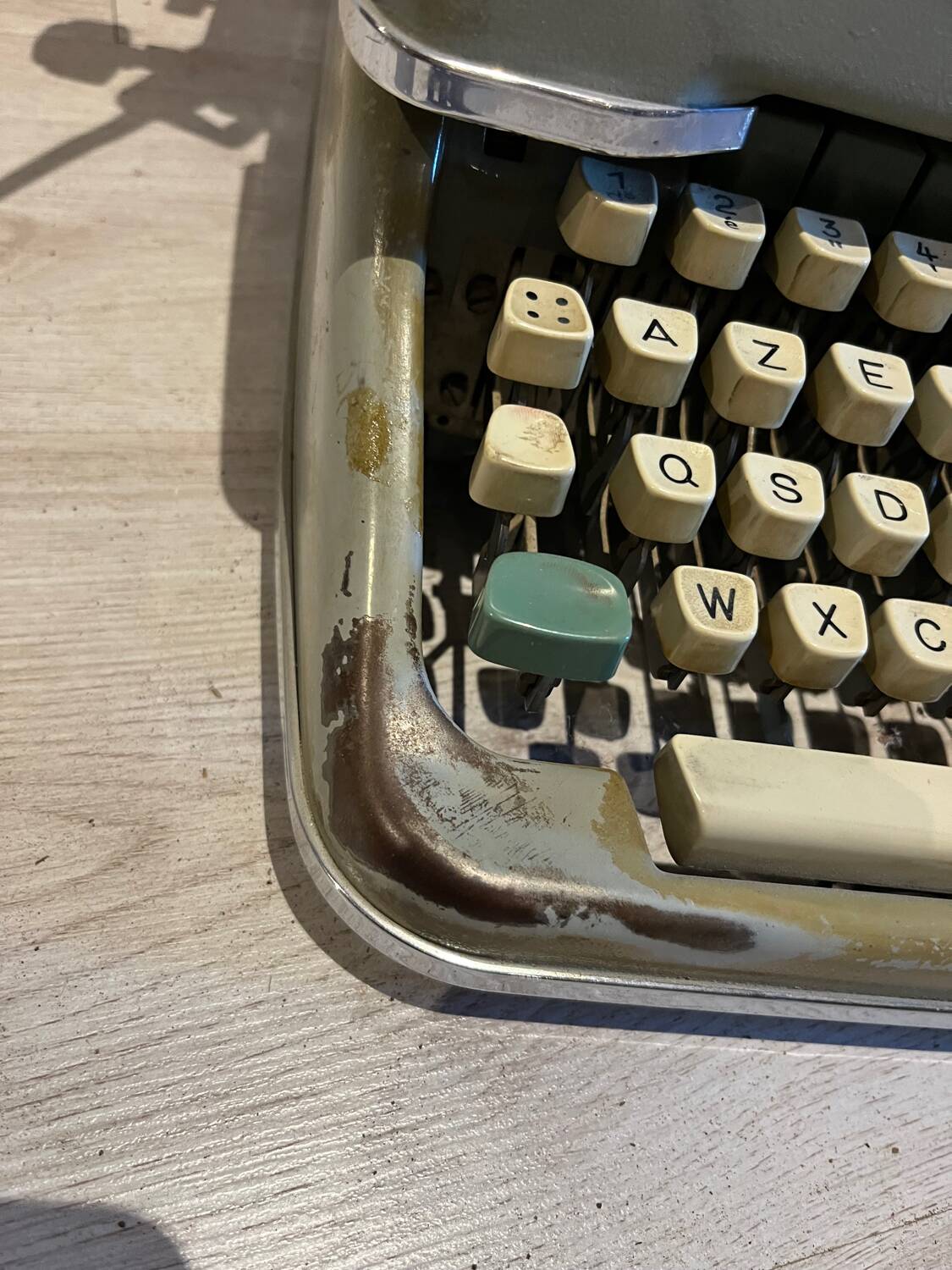 Machine à écrire vintage Olympia