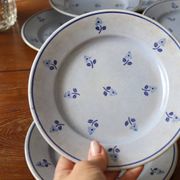 8 assiettes à dessert anciennes bleues fleuries faïencerie nouvelle