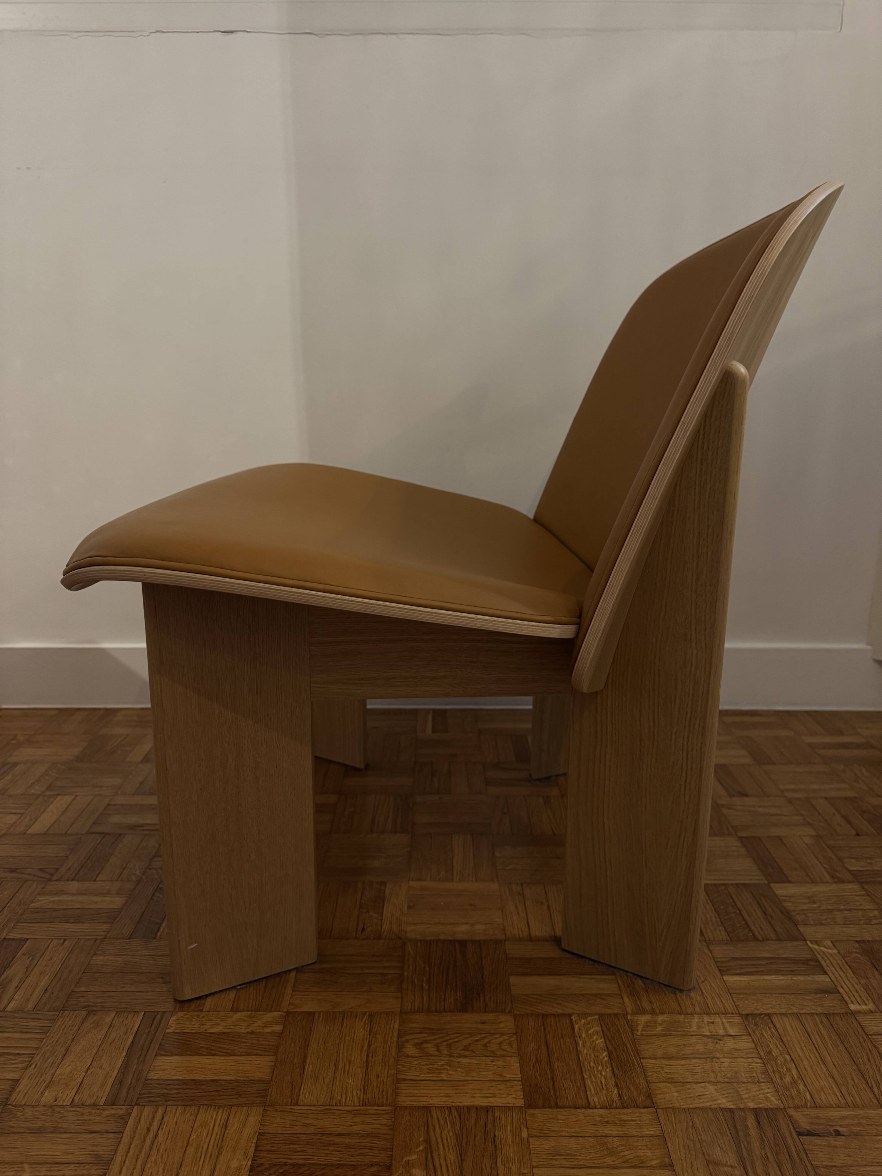 Chisel leather chaise lounge - Hay