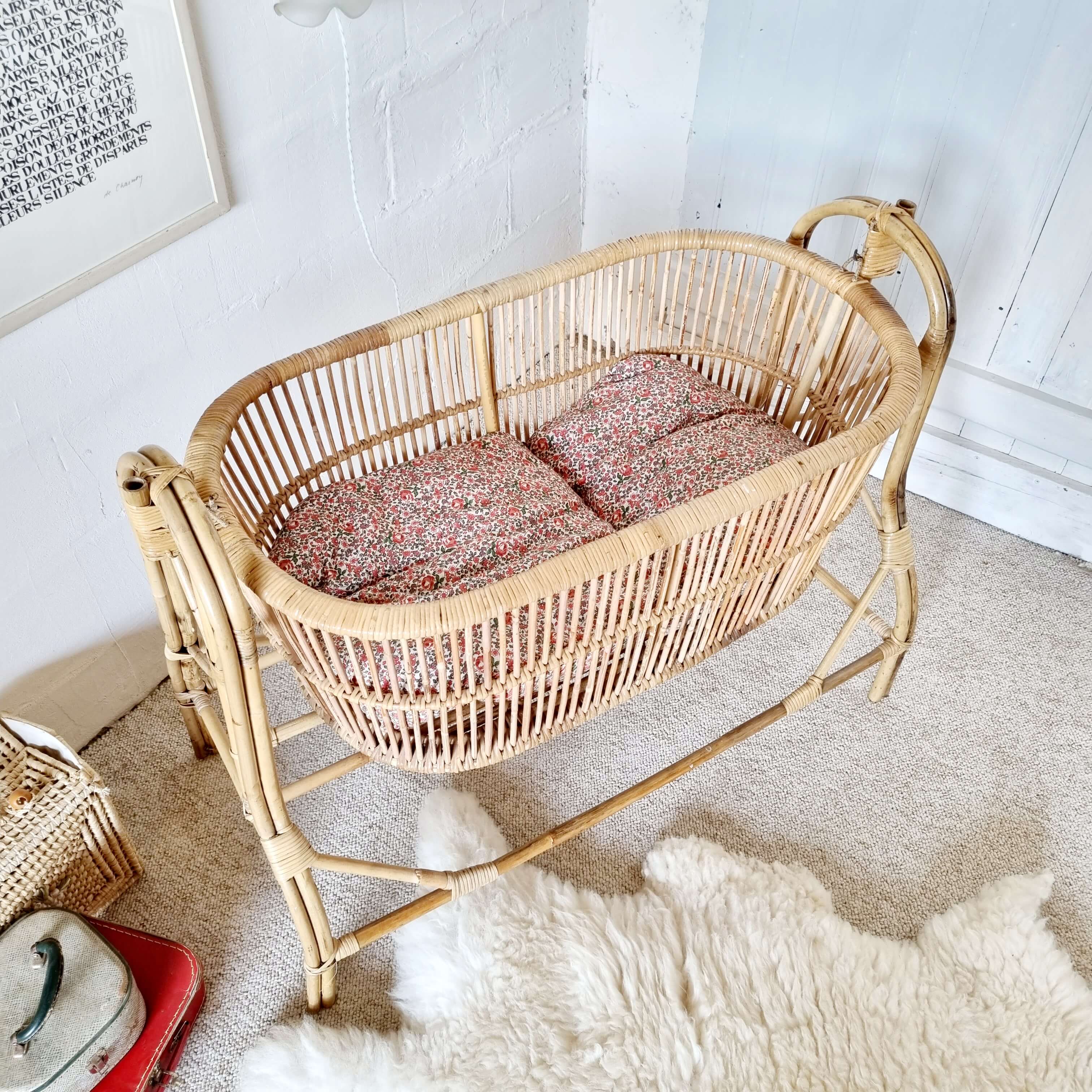 Rattan cradle