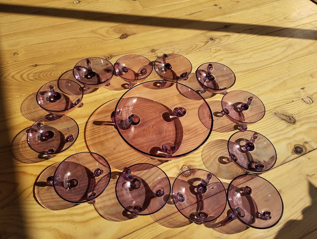 Rare amethyst blown glass cream service tripod - 13 pieces - Condition