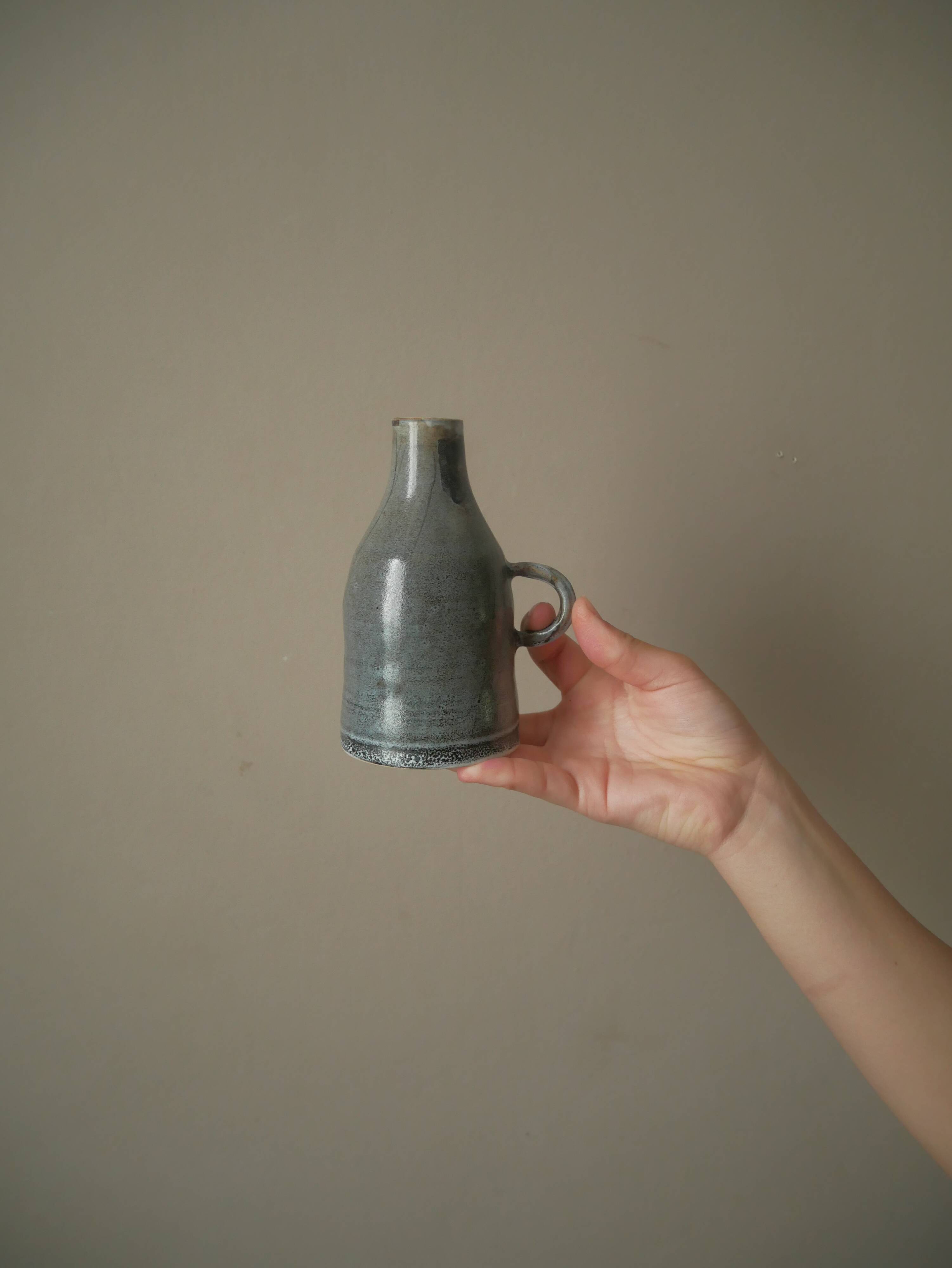 Vase soliflore in ceramic handmade pottery artisanal manufacturing contemporary design