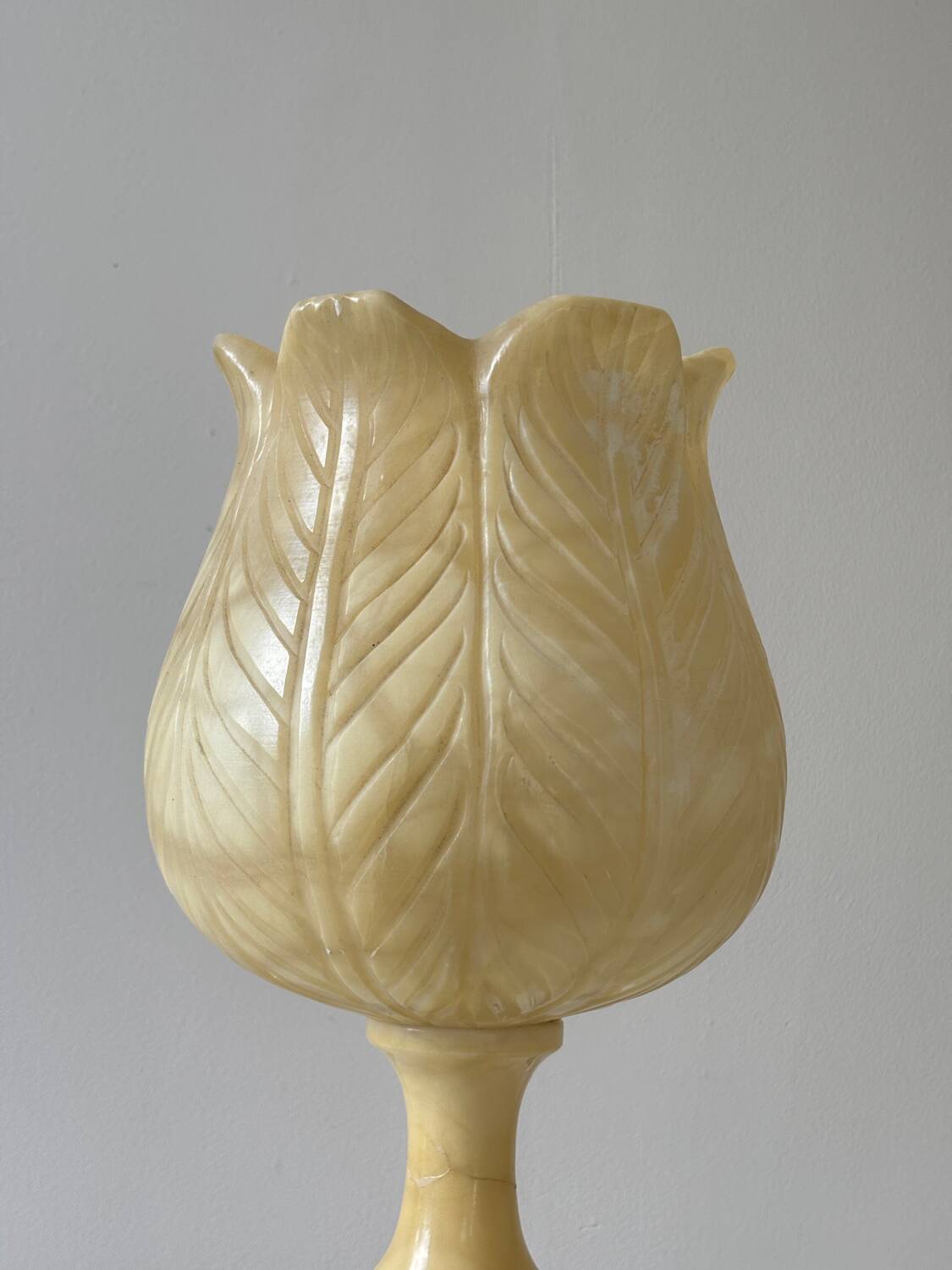 Tulip lamp in alabaster