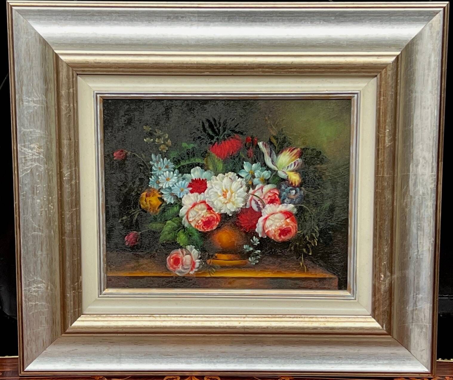 Still life with flowers.