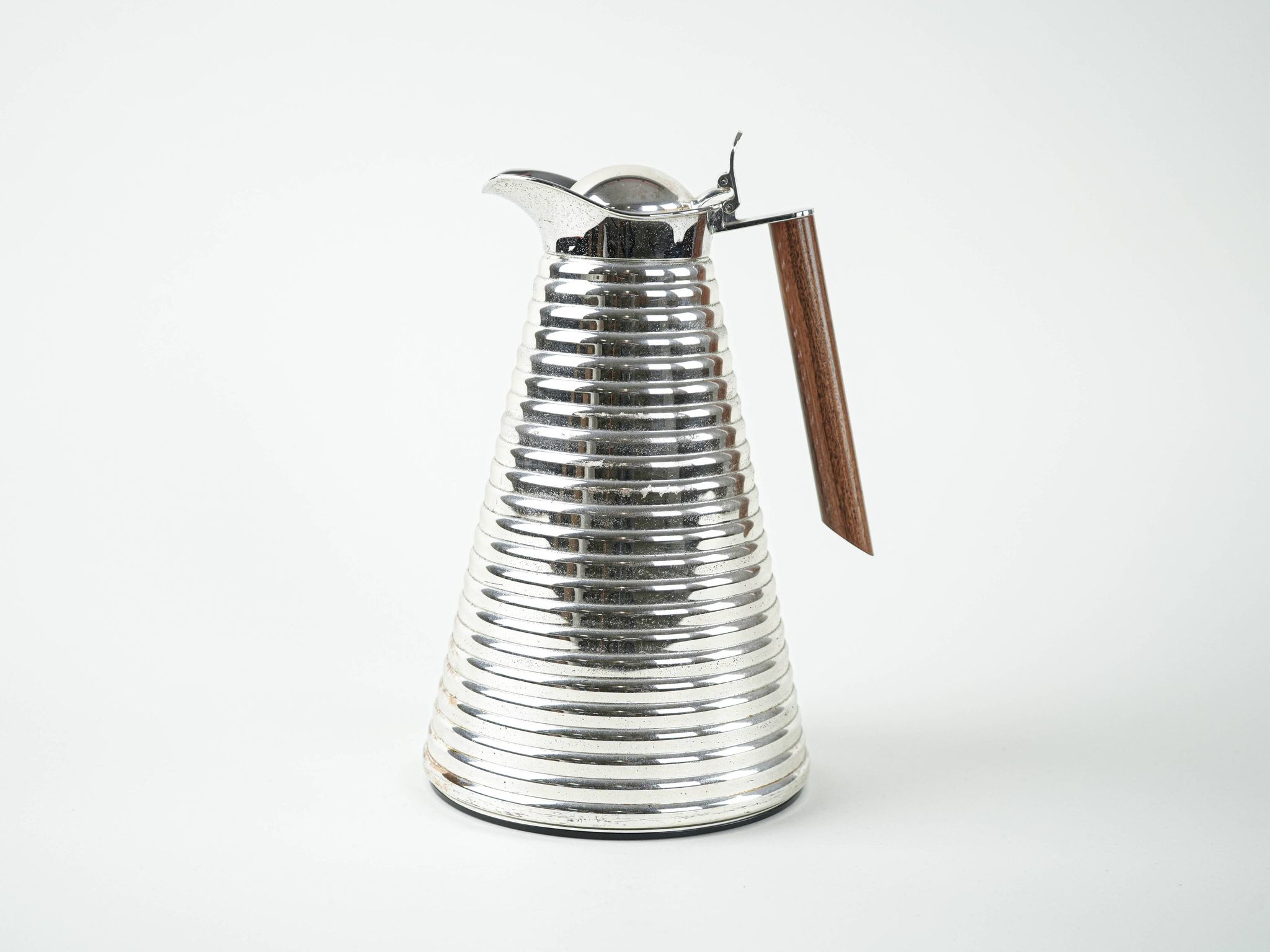 Alfi thermal carafe in ribbed silver metal with wooden handle, Germany