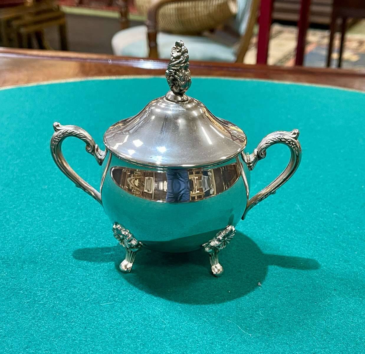 Silver-plated metal sugar bowl from England, 1950s.