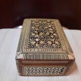 Oriental box in mother-of-pearl marquetry
