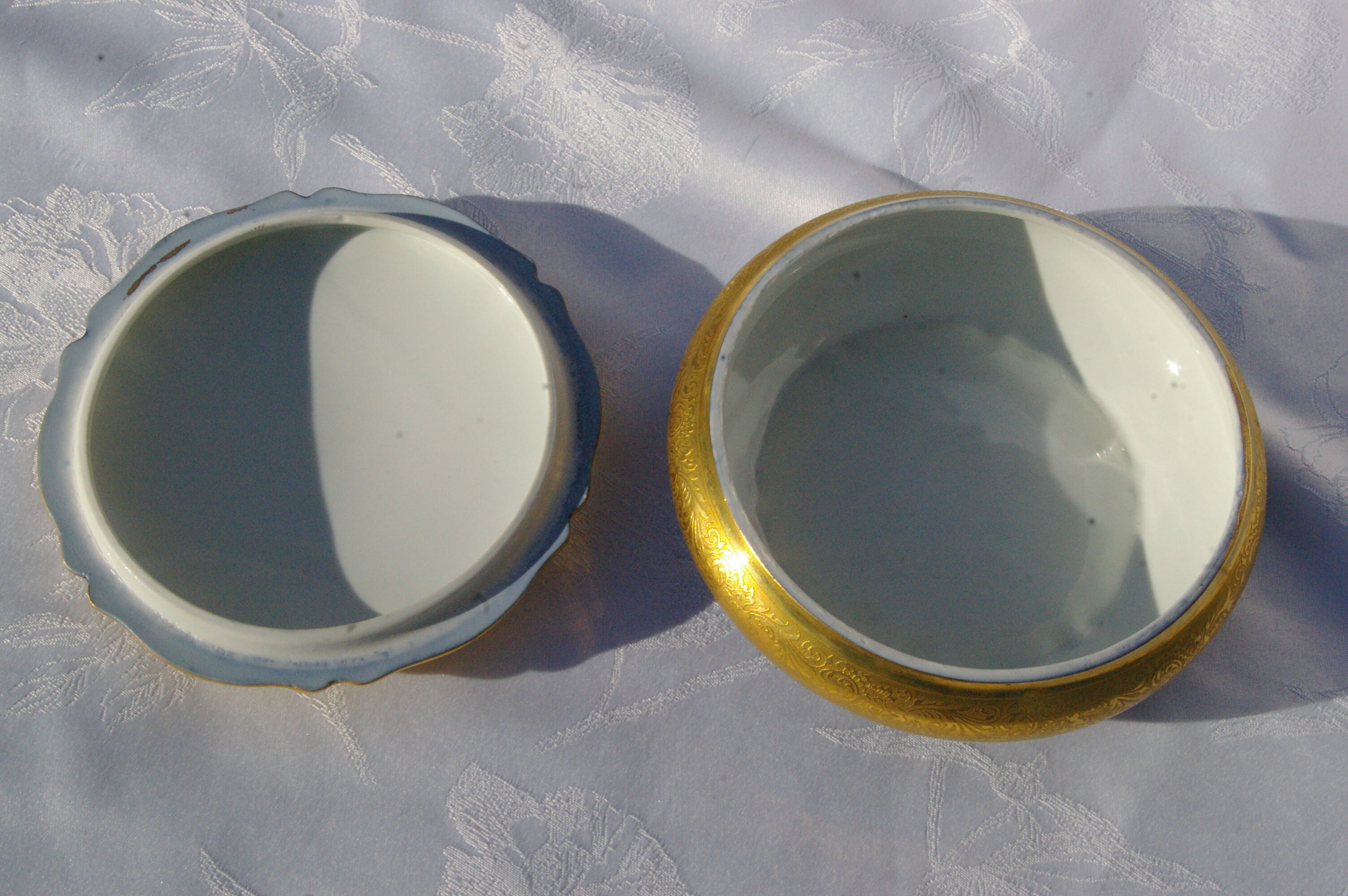Limoges Porcelain Candy Oven Blue and Inlaid Gold - Diam 14cm