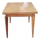 Scandinavian portfolio table
