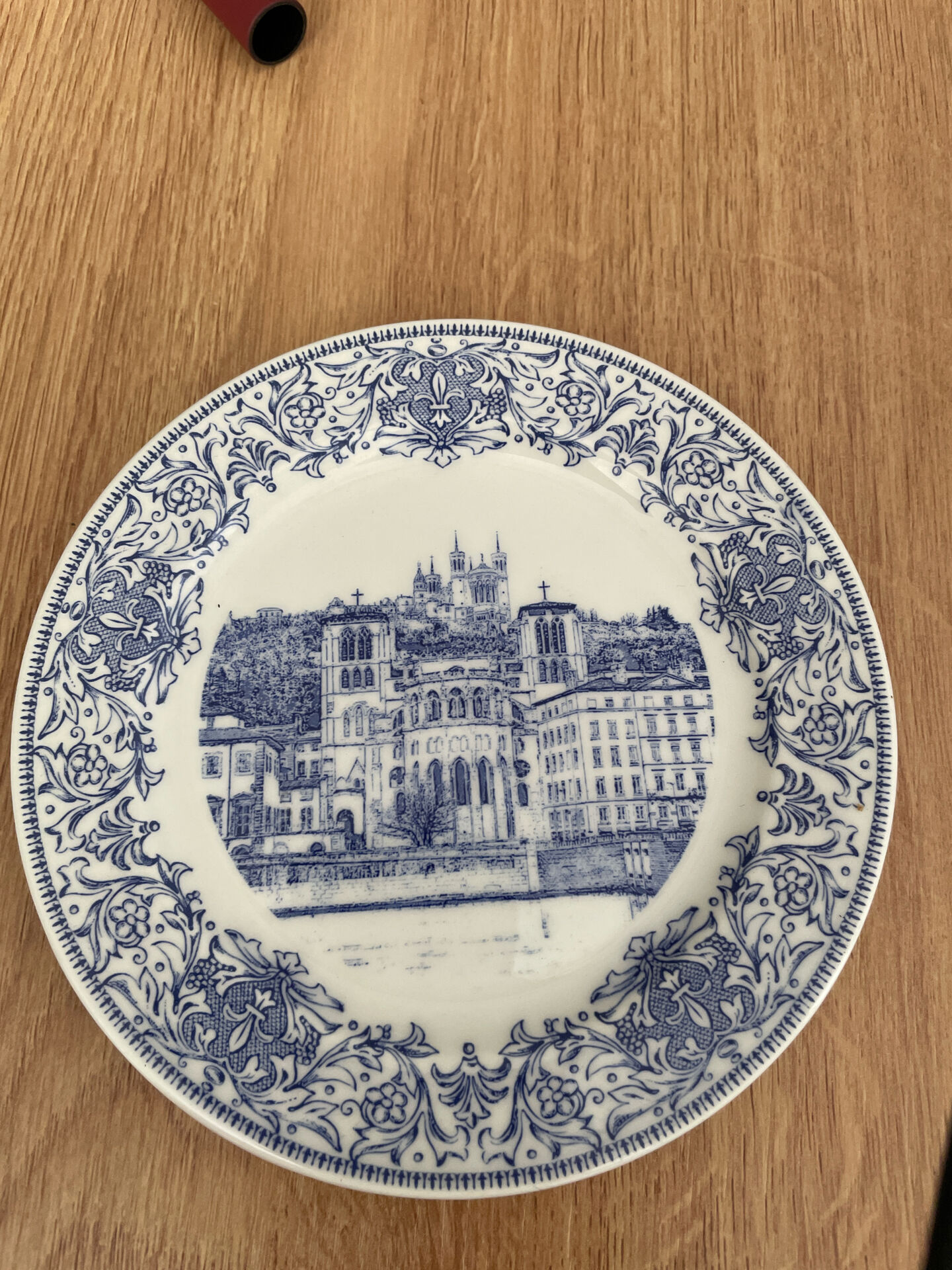 Small decorative plate