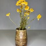 Small speckled sandstone pot