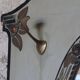 Grand vestiaire Art Deco en bois et laiton