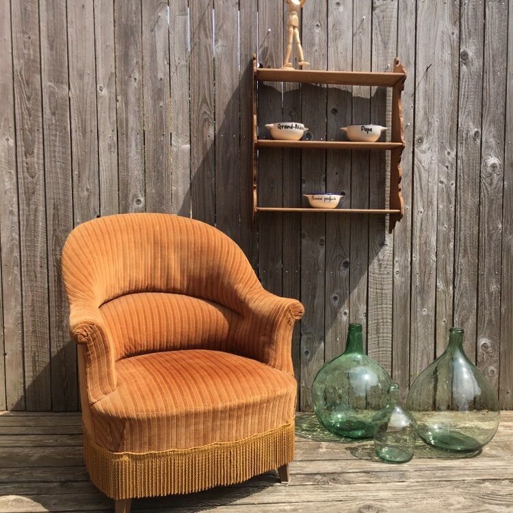 Vintage toad armchair