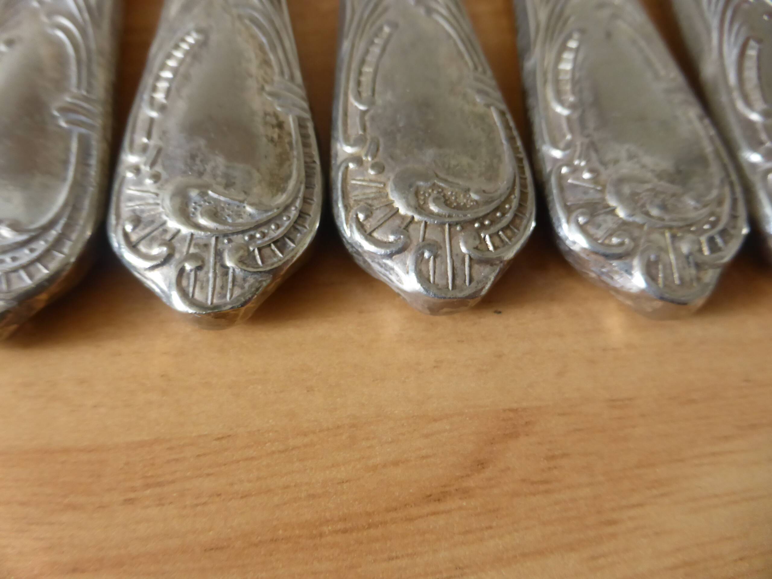 5 vintage silver-plated knives with stainless steel blades 240514