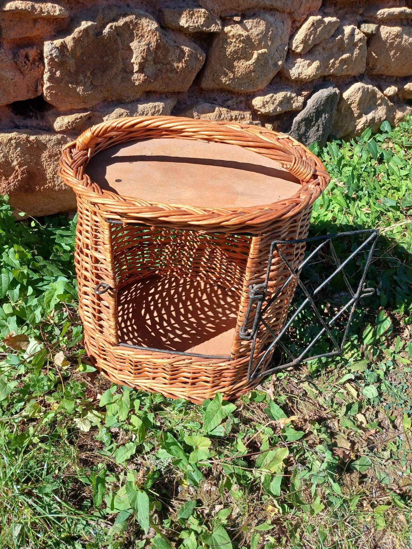 Panier ancien/ porte bouteilles