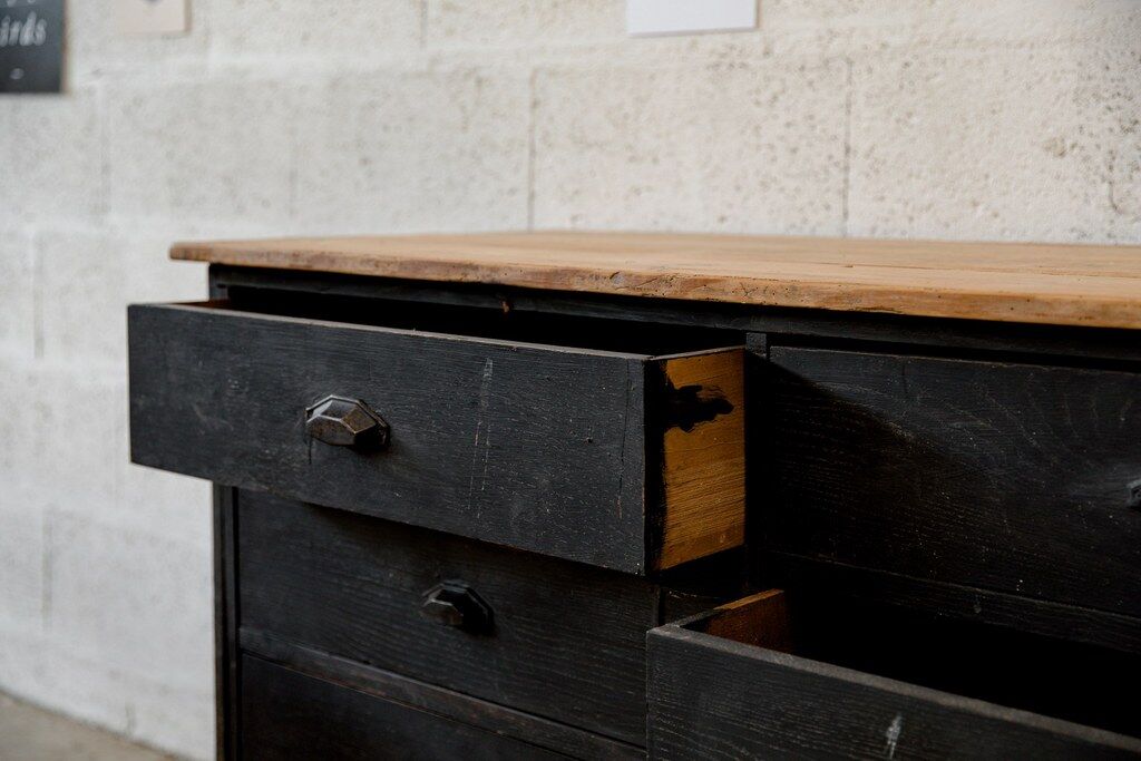 Meuble comptoir noir de métier