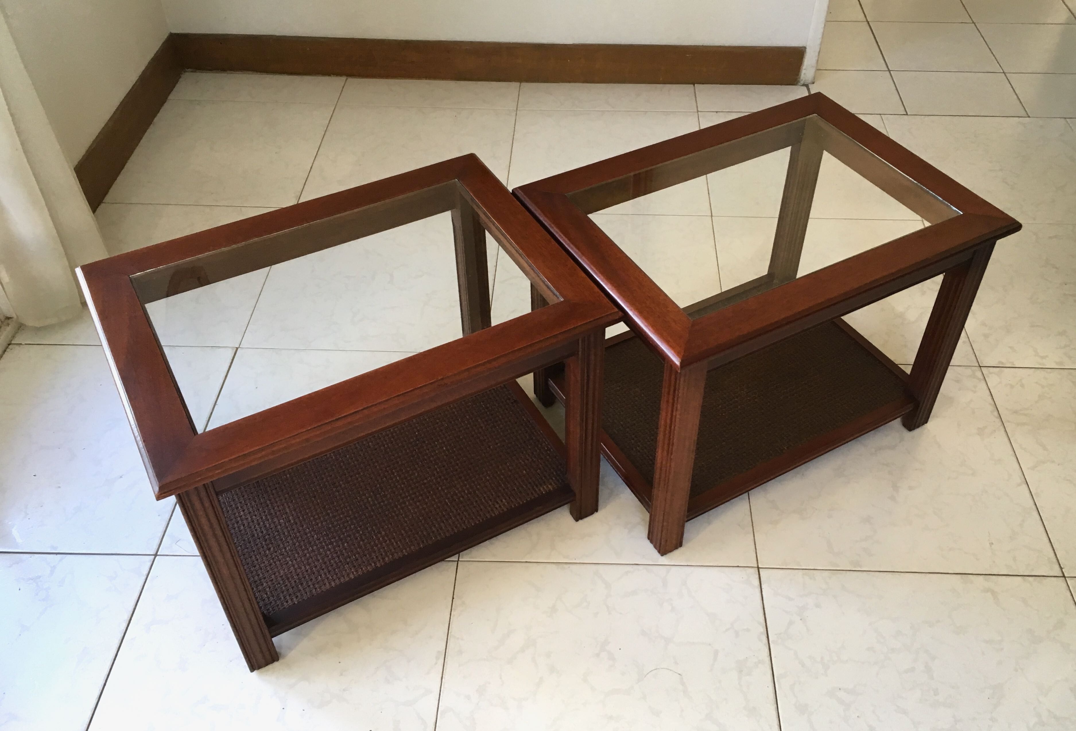 Pieces of sofa wood cannage and glass