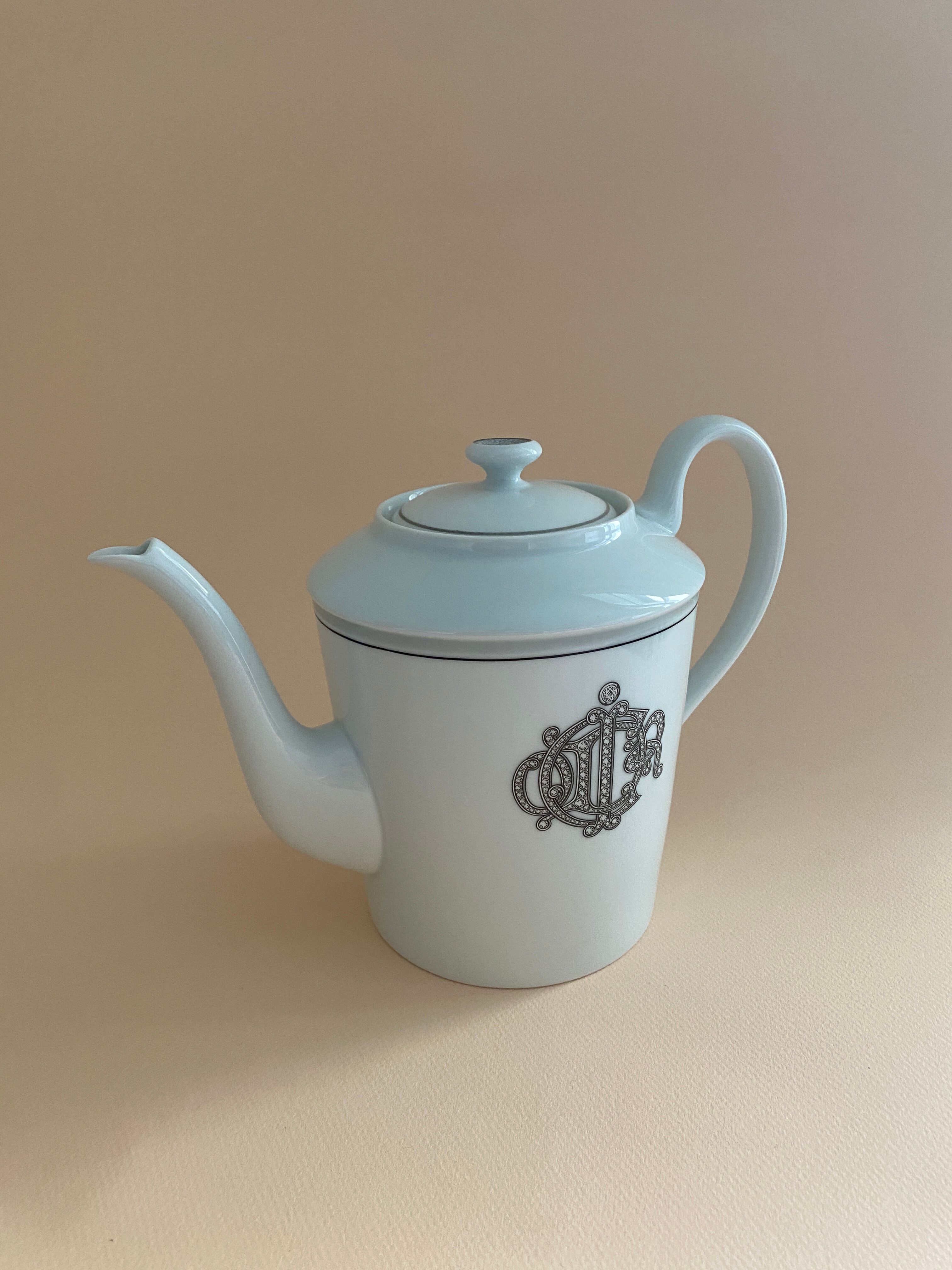 Théière et pot à lait Dior