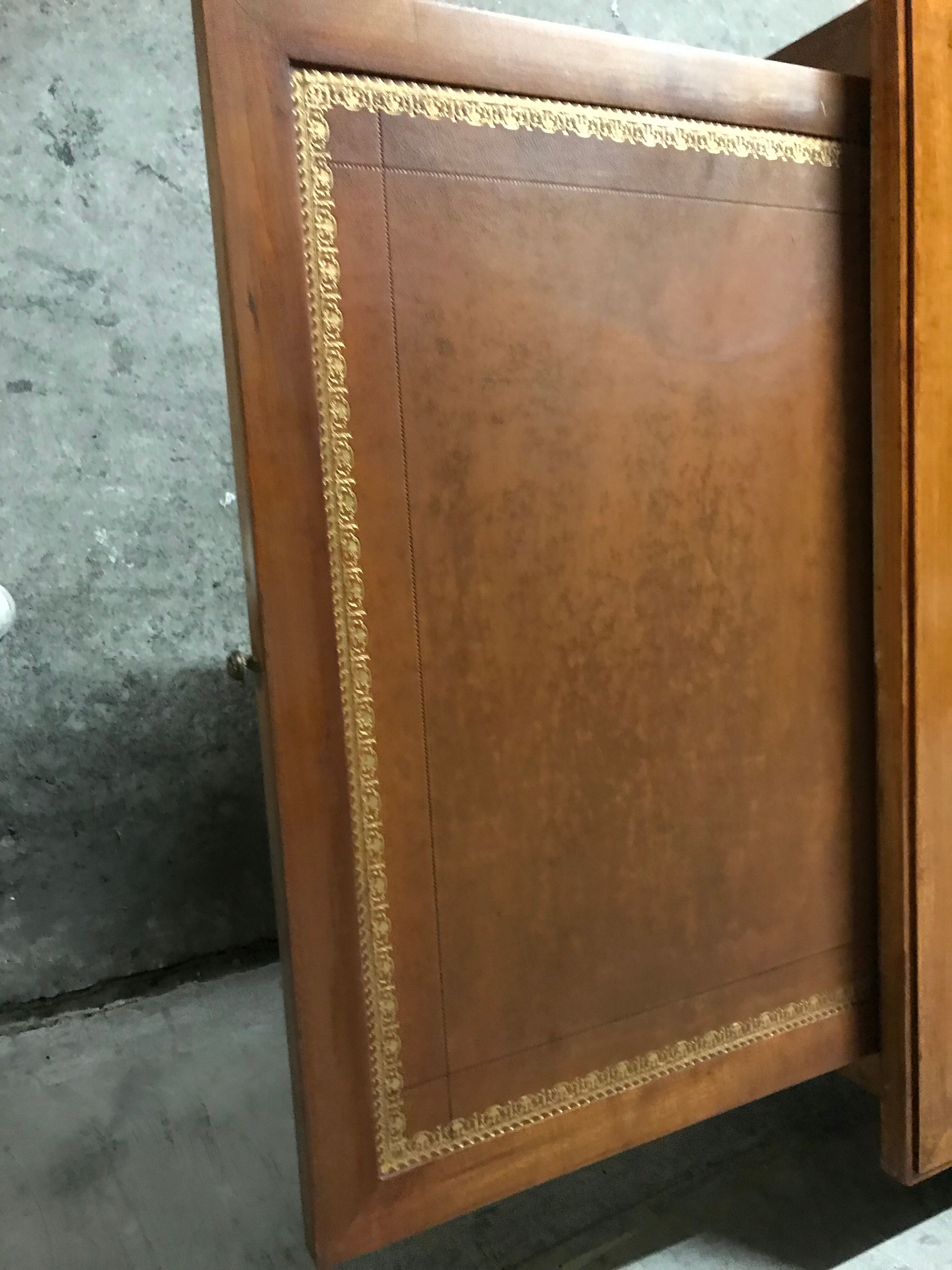 Bureau Louis XVI merisier