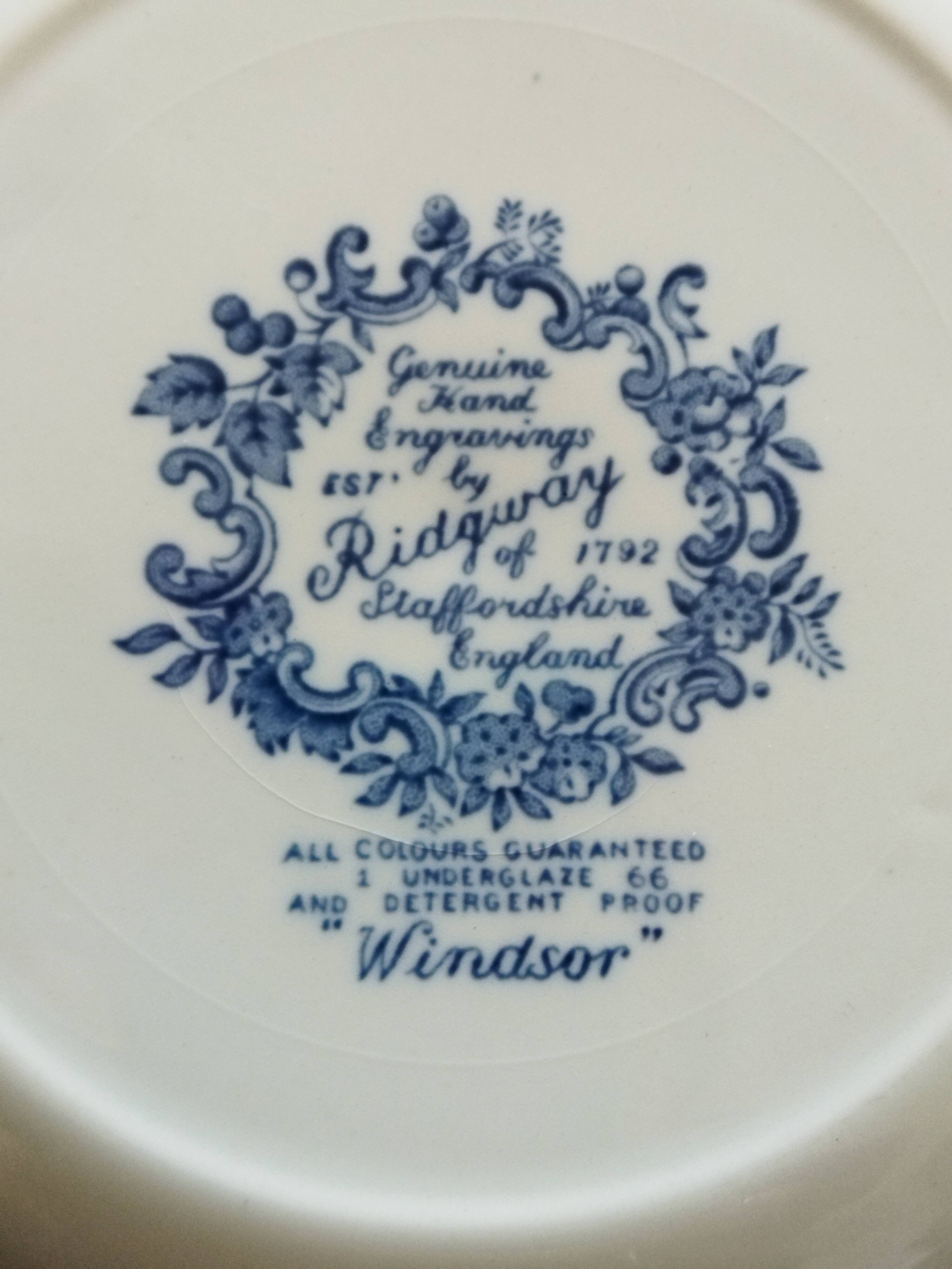 12 assiettes creuses anglaises Ridgway "Windsor" bleu