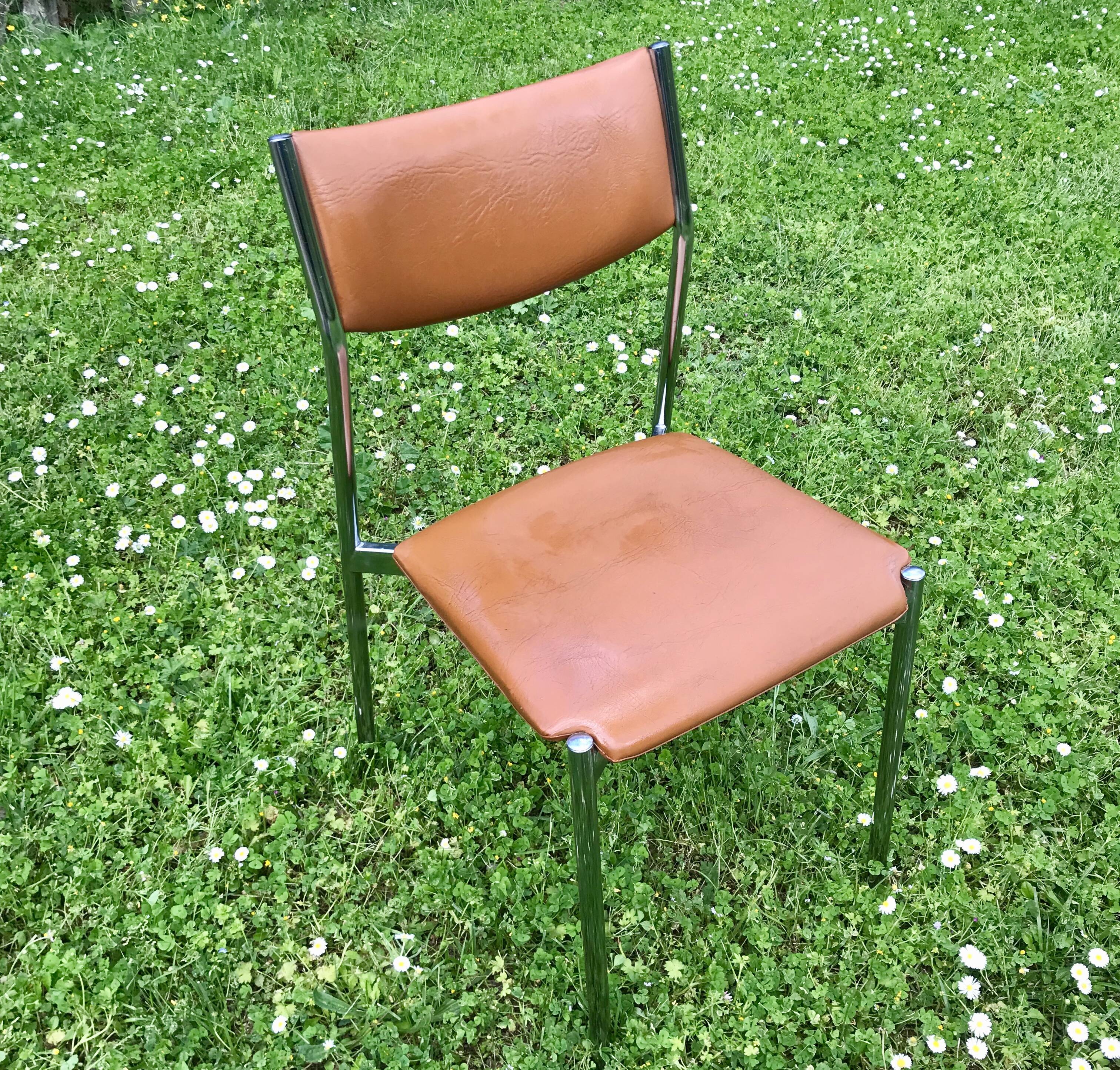 Ensemble de 8 chaises en skaï 1970
