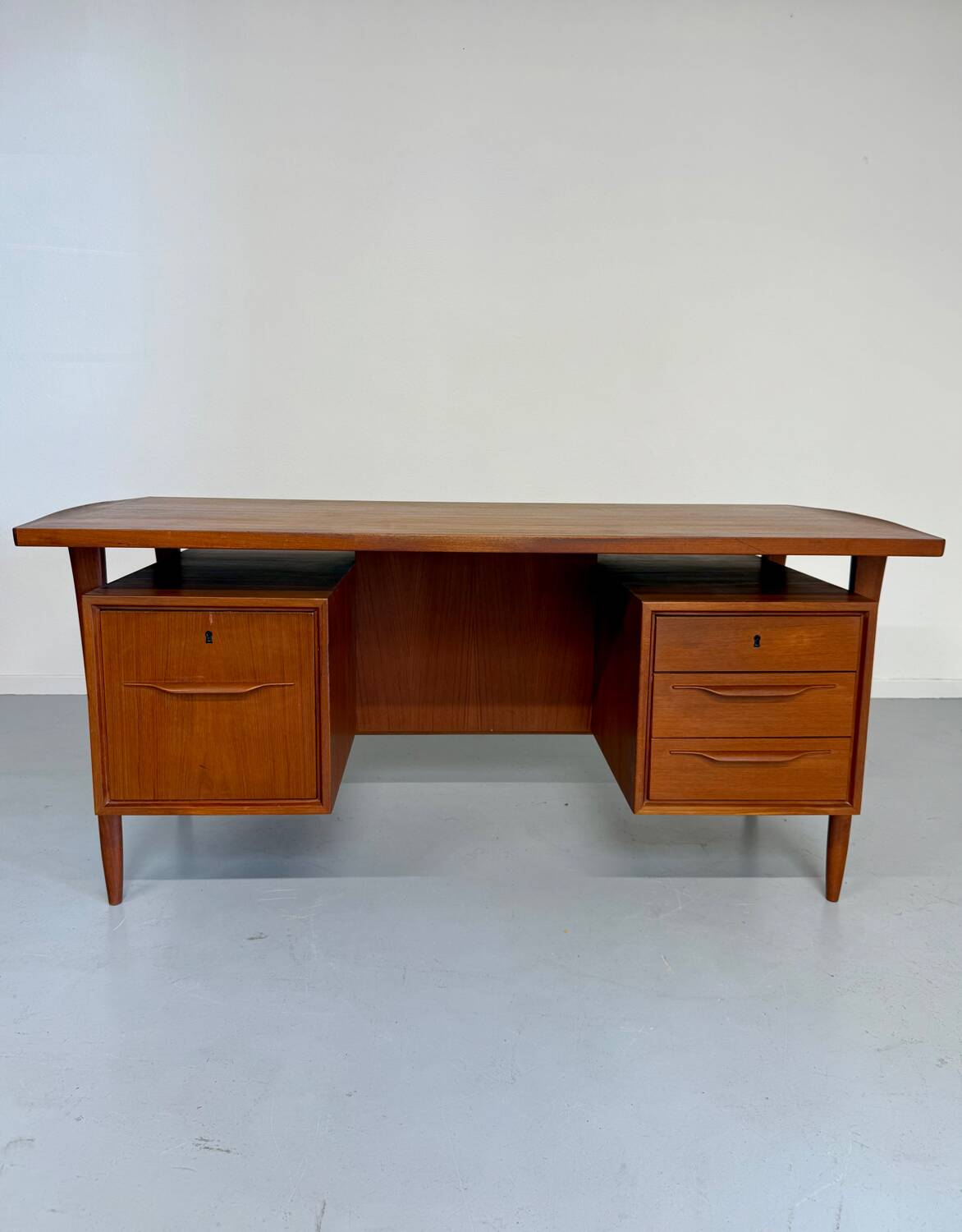 Scandinavian design desk Swiss Teack 70s vintage teak