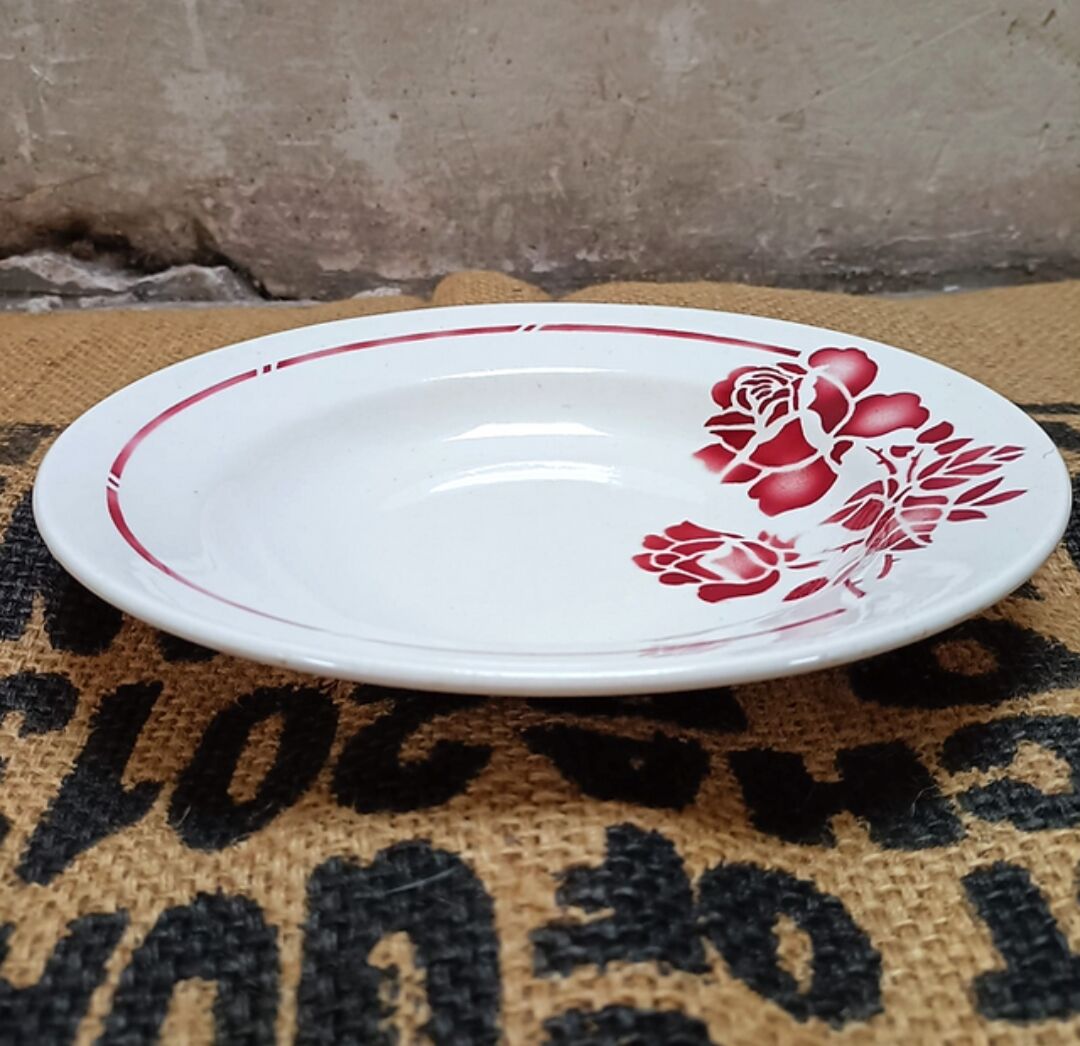 Saint-Amand plates