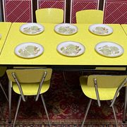 Ensemble formica jaune Roger Breton pour Tublac, table, 6 chaises, 2 tabourets, années 60