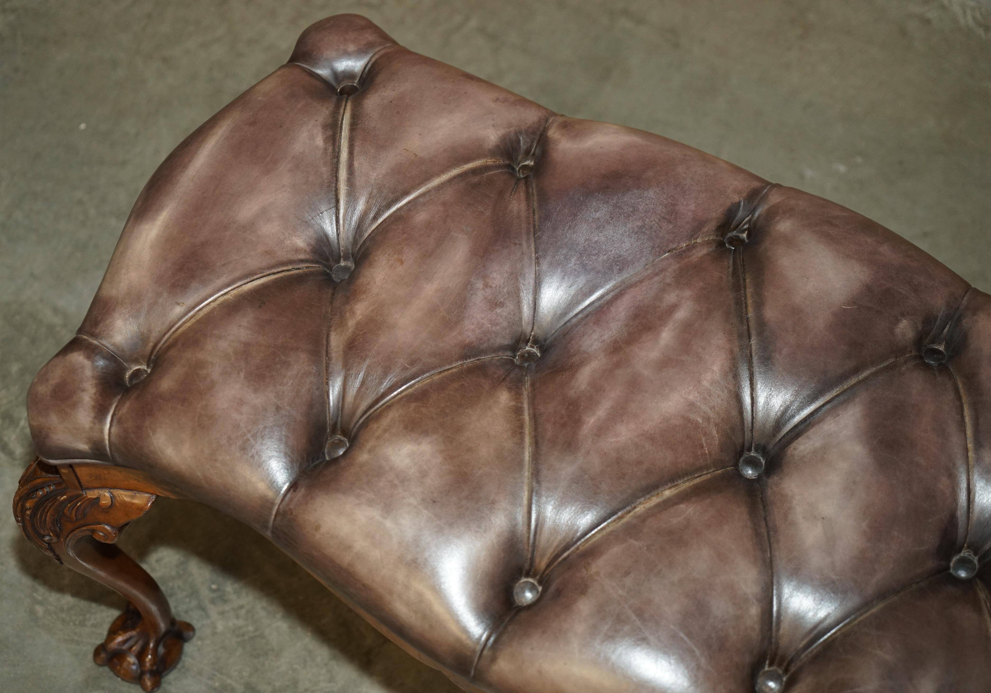 Banc ancien en cuir et noyer burr, style victorien