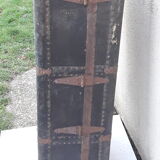 Wooden trunk with Chateaudun CL inscription