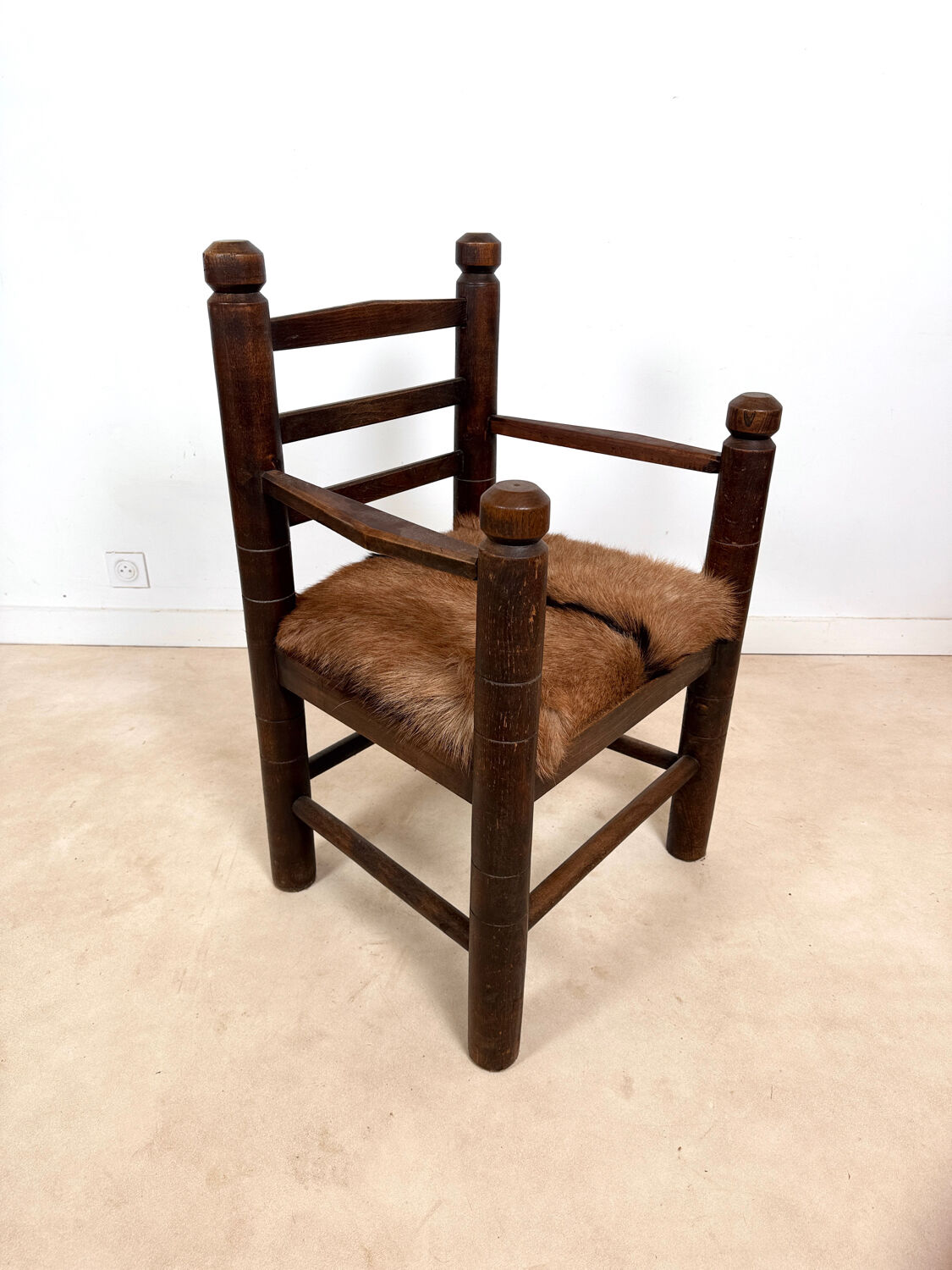 Fauteuil brutaliste dans le goût de Charles Dudouyt